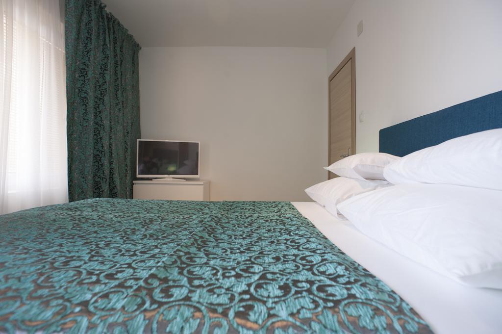 Guest House Przno Bay Sveti Stefan Exterior photo