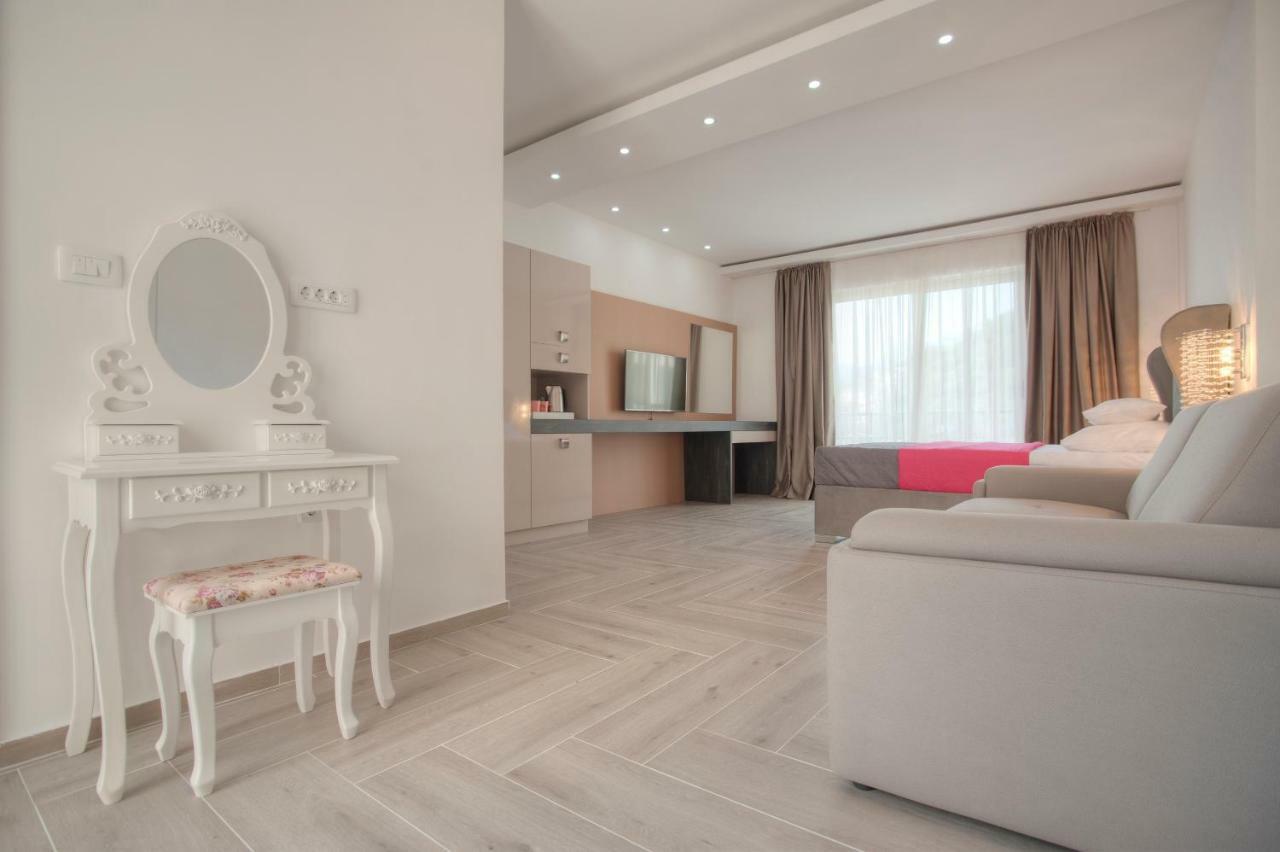 Guest House Przno Bay Sveti Stefan Exterior photo